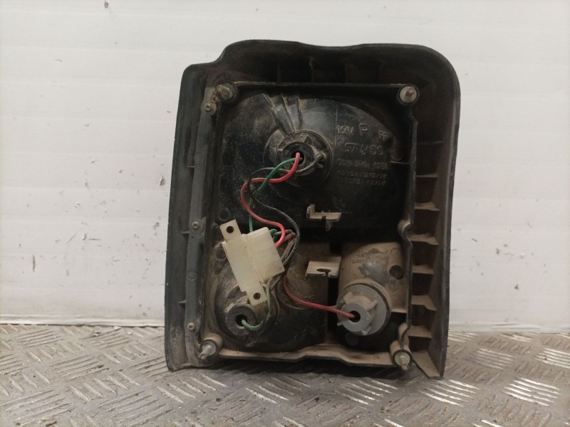 Recambio de piloto trasero derecho para kia pride referencia OEM IAM   