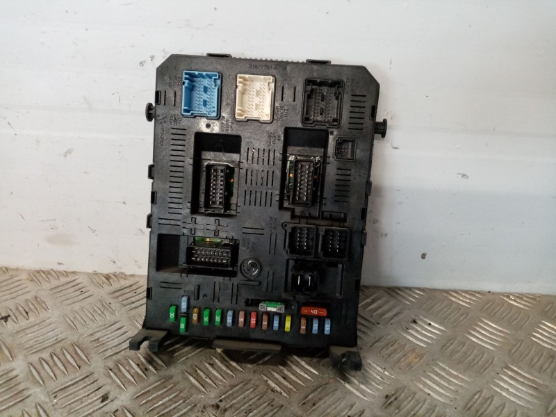 Recambio de caja reles / fusibles para citroen c4 picasso referencia OEM IAM 9663510180  