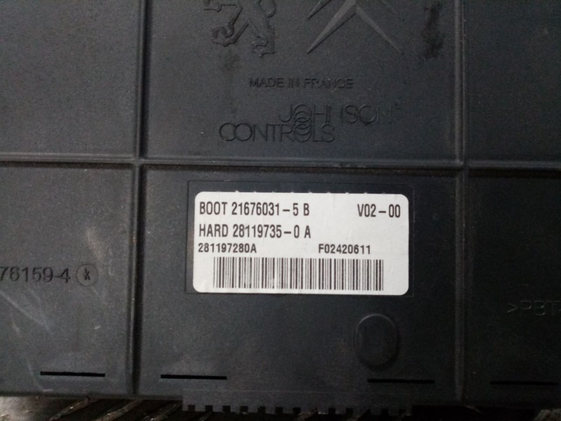 Recambio de caja reles / fusibles para citroen c4 picasso referencia OEM IAM 9663510180  