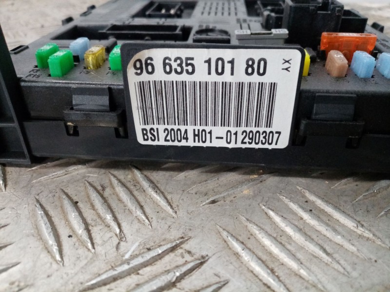 Recambio de caja reles / fusibles para citroen c4 picasso referencia OEM IAM 9663510180  