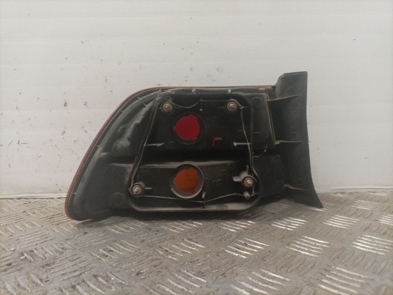 Recambio de piloto trasero derecho para honda civic berlina (eg/eh) referencia OEM IAM   