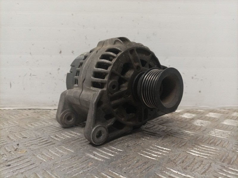 Recambio de alternador para bmw serie 3 berlina (e46) referencia OEM IAM 0123325011  
