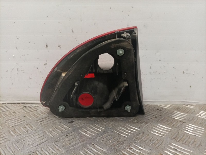 Recambio de piloto lateral derecho para seat referencia OEM IAM   