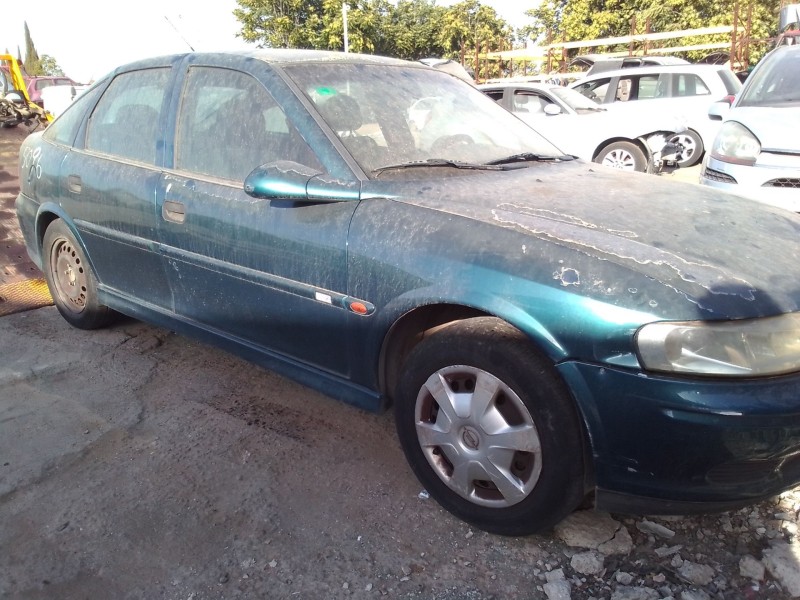 opel vectra c berlina del año 2002
