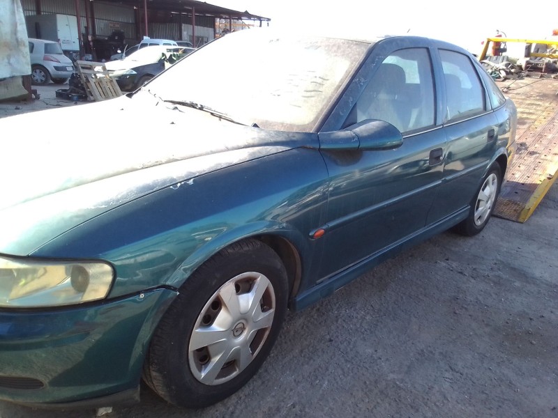 opel vectra c berlina del año 2002