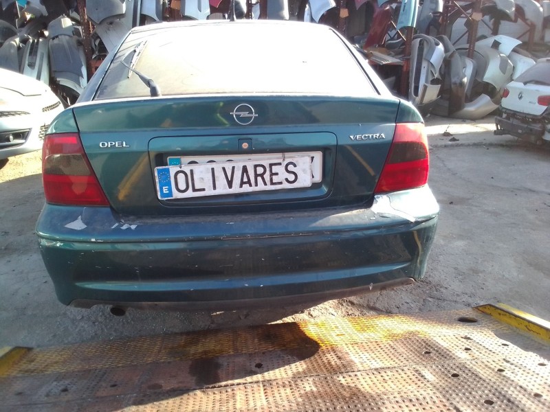 opel vectra c berlina del año 2002
