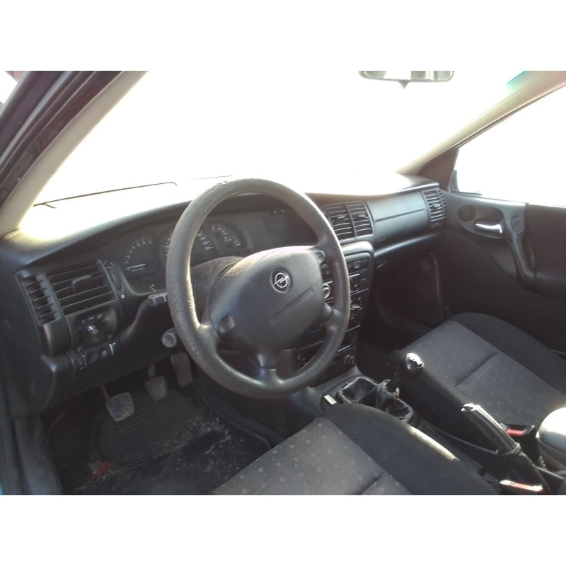 opel vectra c berlina del año 2002
