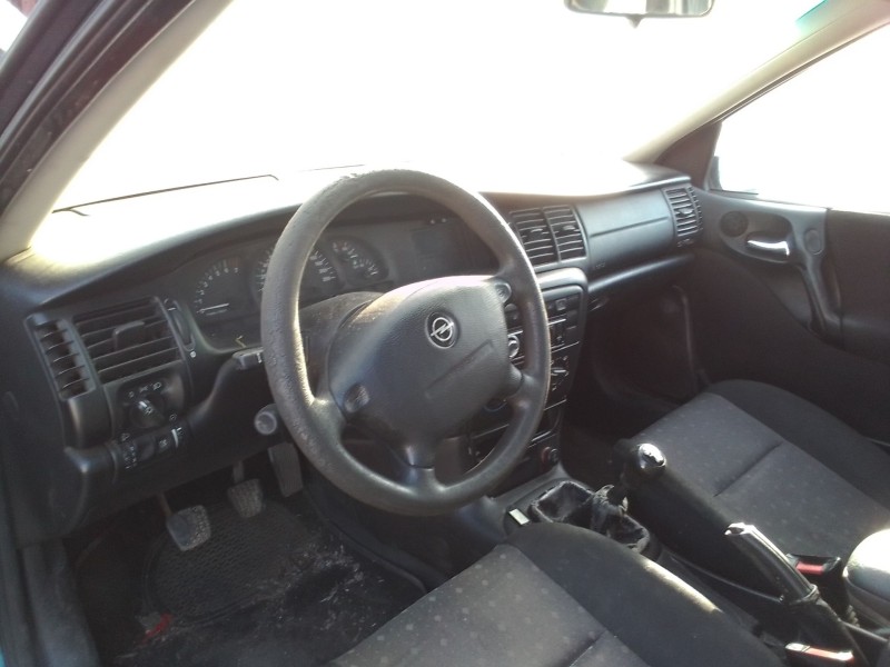 opel vectra c berlina del año 2002