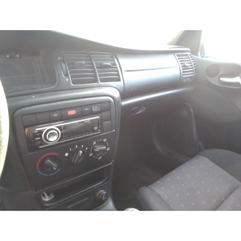opel vectra c berlina del año 2002