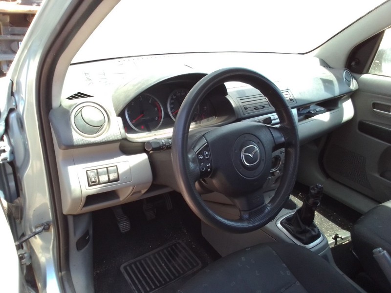 mazda 2 berlina (dy) del año 2003