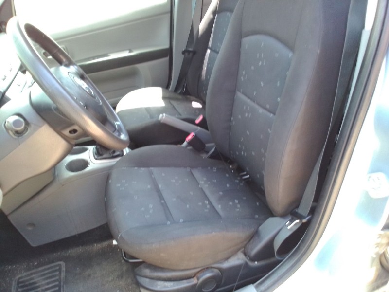 mazda 2 berlina (dy) del año 2003