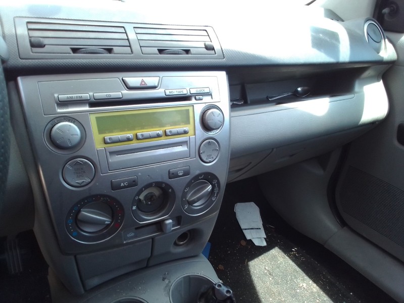 mazda 2 berlina (dy) del año 2003