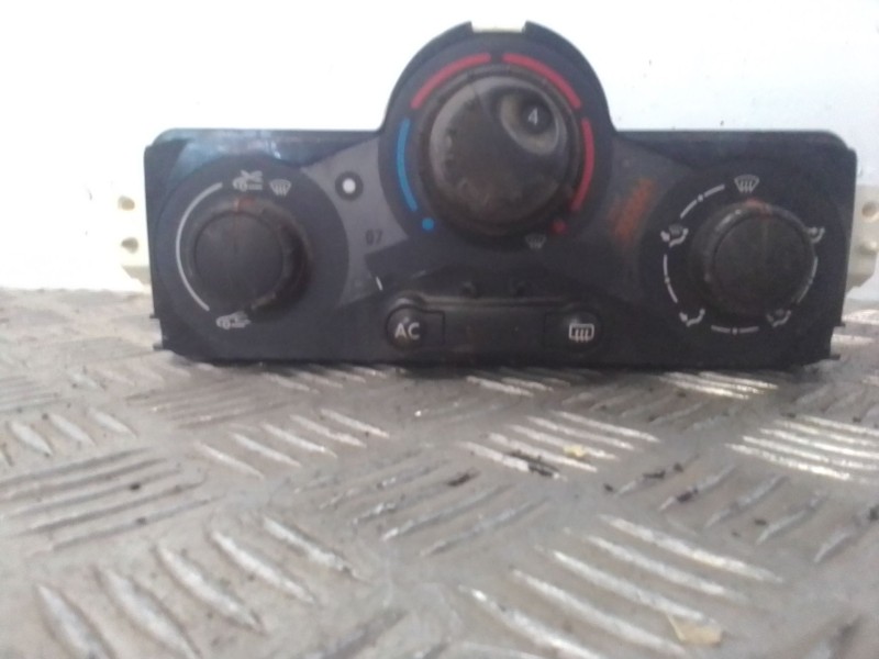 Recambio de mando calefaccion / aire acondicionado para renault megane ii berlina 3p referencia OEM IAM   