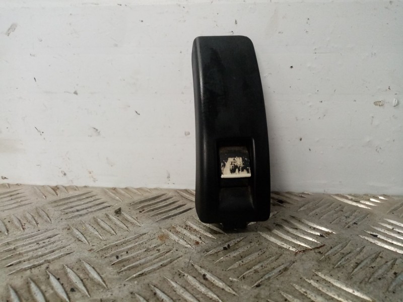 Recambio de interruptor para peugeot 207 sw referencia OEM IAM E30250  