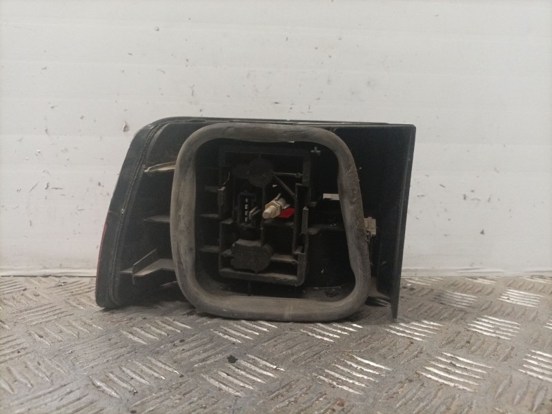 Recambio de piloto trasero derecho para citroen xantia berlina referencia OEM IAM    Recambio de piloto trasero derecho para citroen xantia berlina referencia OEM IAM