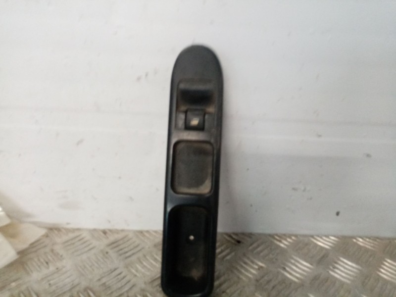 Recambio de maneta elevalunas delantera derecha para peugeot 207 sw referencia OEM IAM   