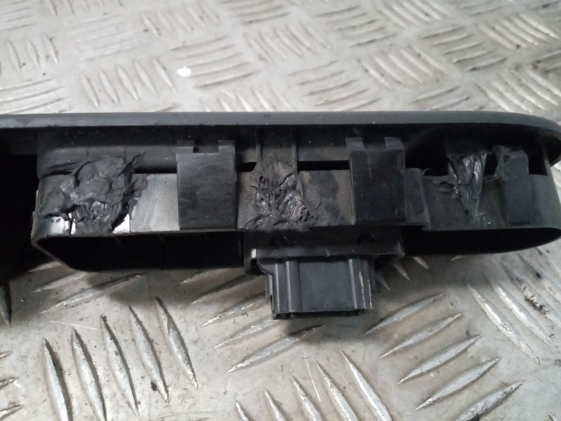 Recambio de maneta elevalunas delantera derecha para peugeot 207 sw referencia OEM IAM   