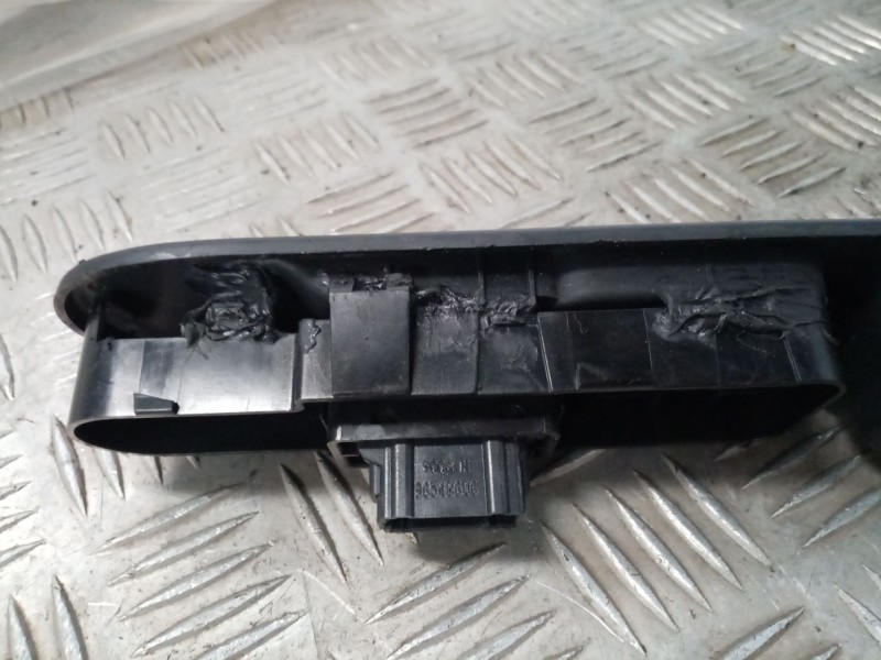 Recambio de maneta elevalunas delantera derecha para peugeot 207 sw referencia OEM IAM   