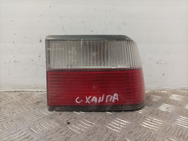 Recambio de piloto trasero derecho para citroen xantia berlina 2.0 hdi referencia OEM IAM   