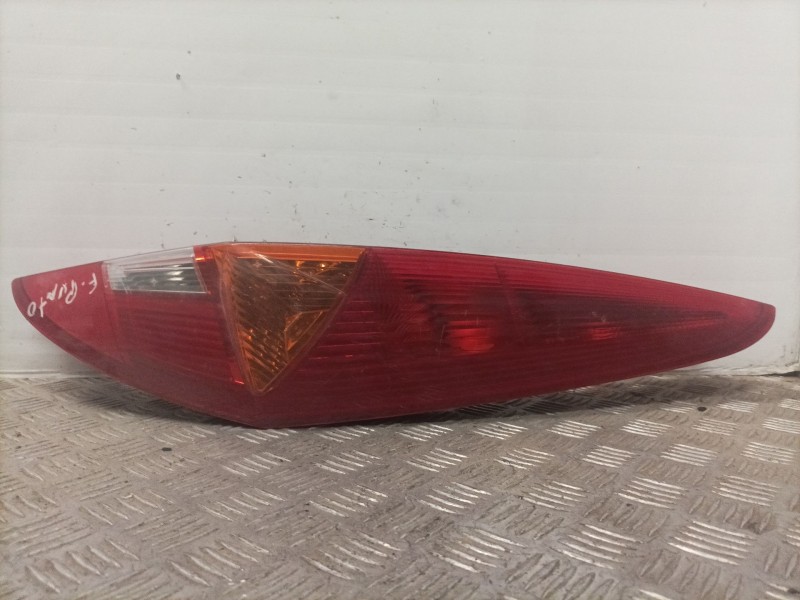 Recambio de piloto trasero derecho para fiat punto berlina (188) referencia OEM IAM   