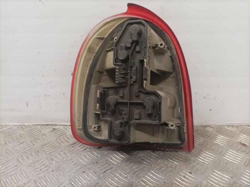 Recambio de piloto trasero derecho para opel corsa b referencia OEM IAM   