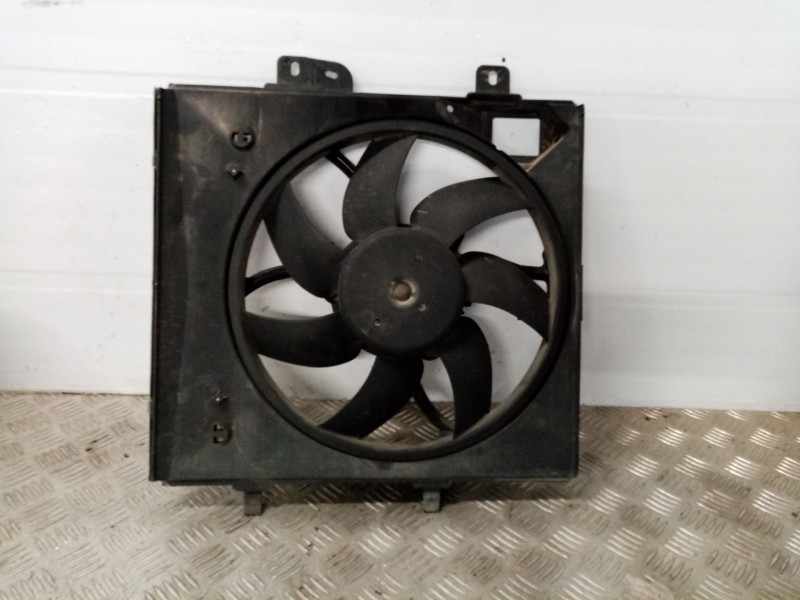 Recambio de electroventilador para peugeot 207 sw referencia OEM IAM 9682902080  