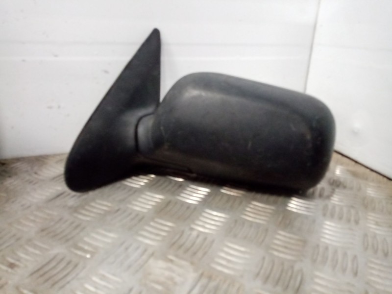 Recambio de retrovisor izquierdo para nissan primera berlina (p11) referencia OEM IAM E11015334  