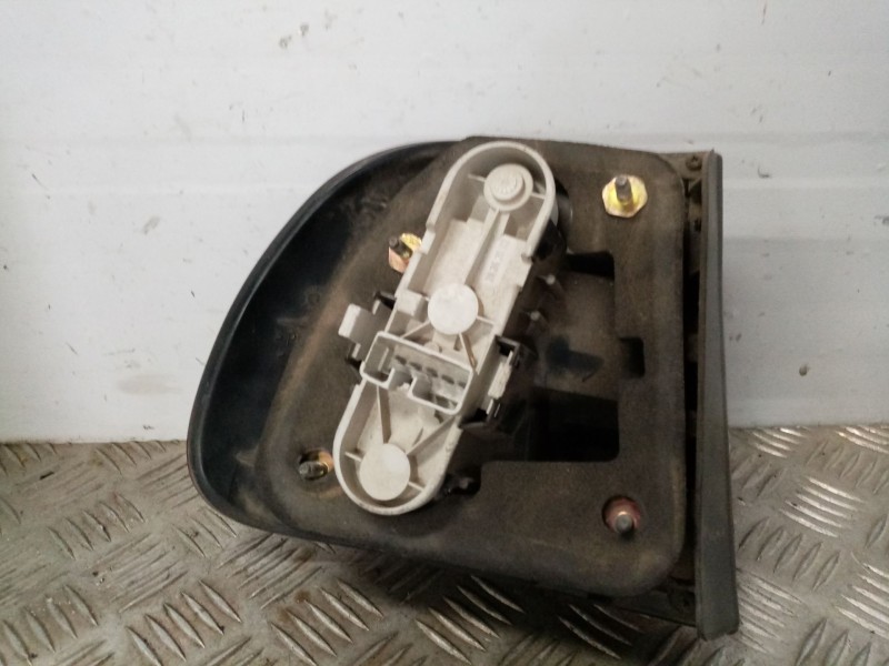 Recambio de piloto trasero derecho para volvo v40 familiar referencia OEM IAM   