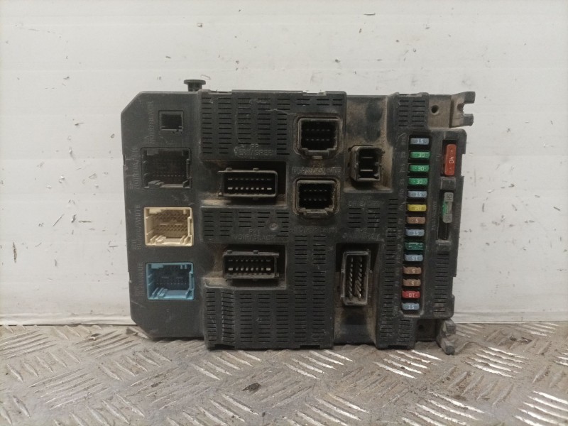 Recambio de caja reles / fusibles para peugeot 207 referencia OEM IAM 9663798280 BSI  Recambio de caja reles / fusibles para peugeot 207 referencia OEM IAM 9663798280 BSI