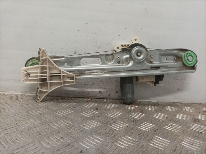 Recambio de mando elevalunas delantero derecho para opel vectra c berlina comfort referencia OEM IAM 24451522  