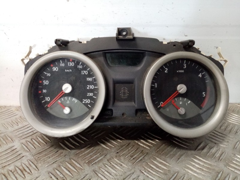 Recambio de cuadro instrumentos para renault megane ii berlina 5p referencia OEM IAM 8200399695  