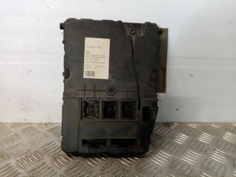 Recambio de uch para renault megane ii berlina 5p referencia OEM IAM 8200351182 8200440670 