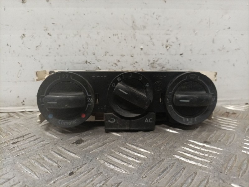 Recambio de mando calefaccion / aire acondicionado para volkswagen polo polo 1.3 cl referencia OEM IAM 6Q0820045E  