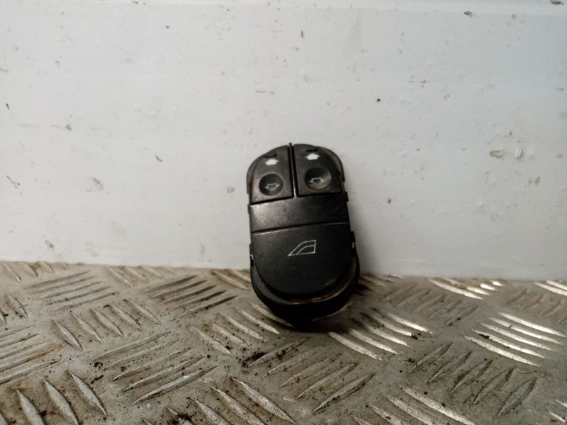 Recambio de mando elevalunas delantero izquierdo para ford mondeo berlina (gd) glx referencia OEM IAM 1Z0837247  