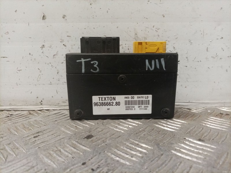 Recambio de caja reles / fusibles para citroen xantia break referencia OEM IAM 963866680 02867232 