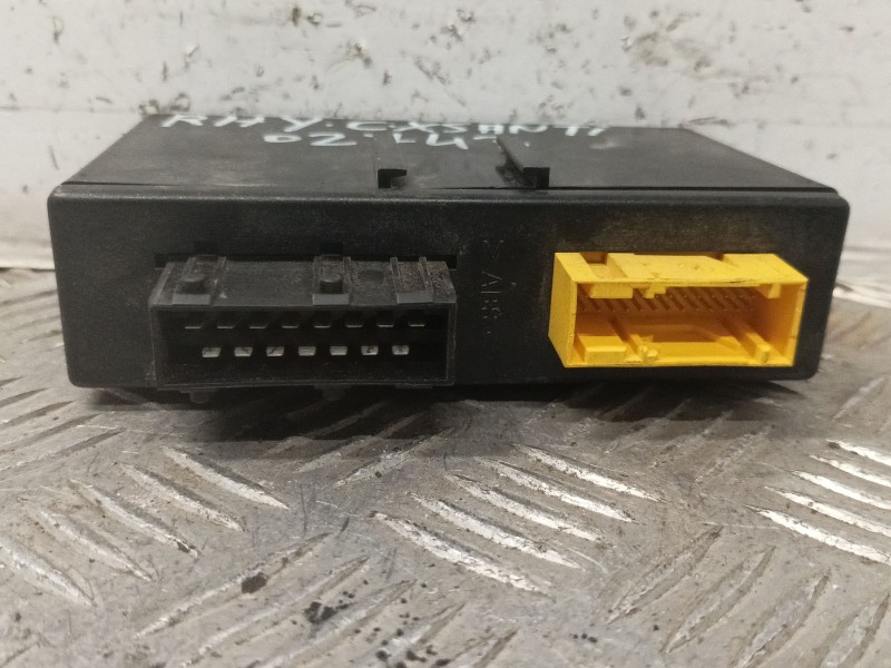 Recambio de caja reles / fusibles para citroen xantia break referencia OEM IAM 963866680 02867232 