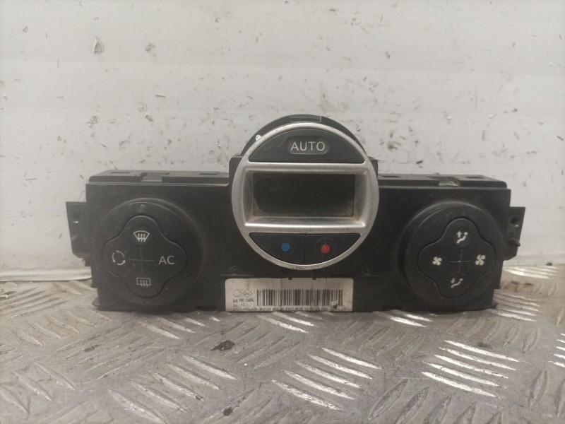 Recambio de mando climatizador para renault scenic ii emotion referencia OEM IAM 8200413906  