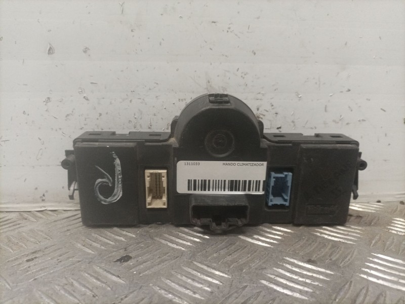 Recambio de mando climatizador para renault scenic ii emotion referencia OEM IAM 8200413906  