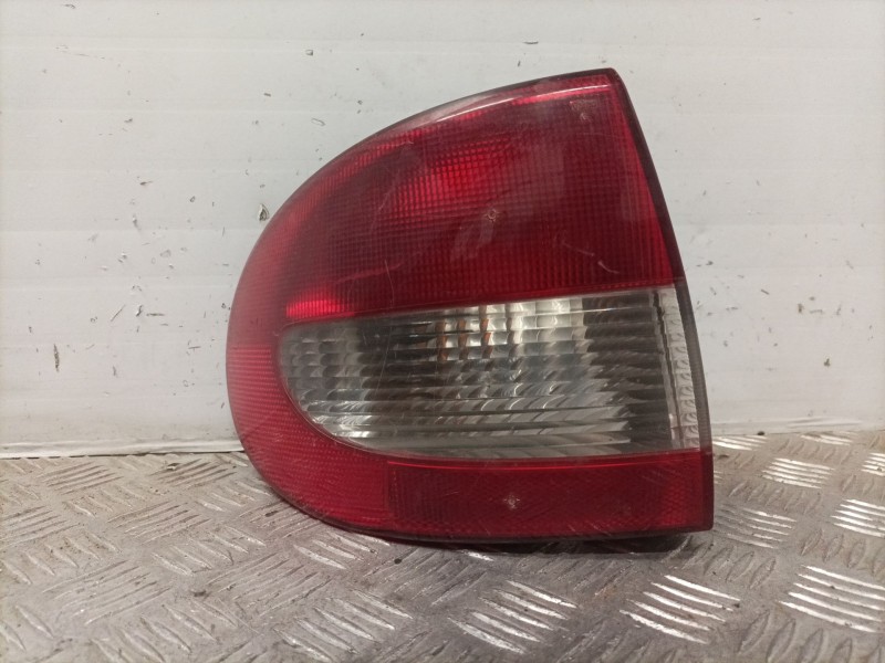 Recambio de piloto trasero izquierdo para renault megane i classic (la0) 1.9 dti diesel cat referencia OEM IAM   