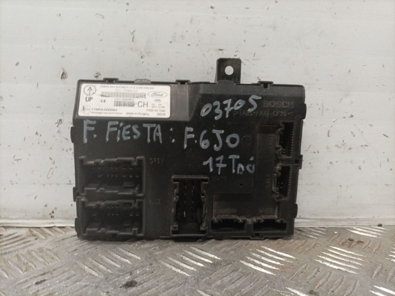 Recambio de caja reles / fusibles para ford fiesta (cbk) referencia OEM IAM 8V5115K600CH 030126664802 