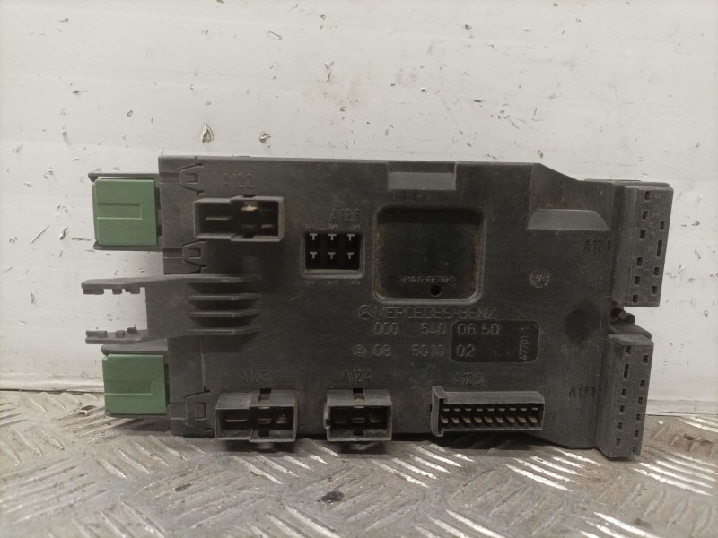 Recambio de caja reles / fusibles para mercedes vito (w638) combi referencia OEM IAM 0005400650 08501002 