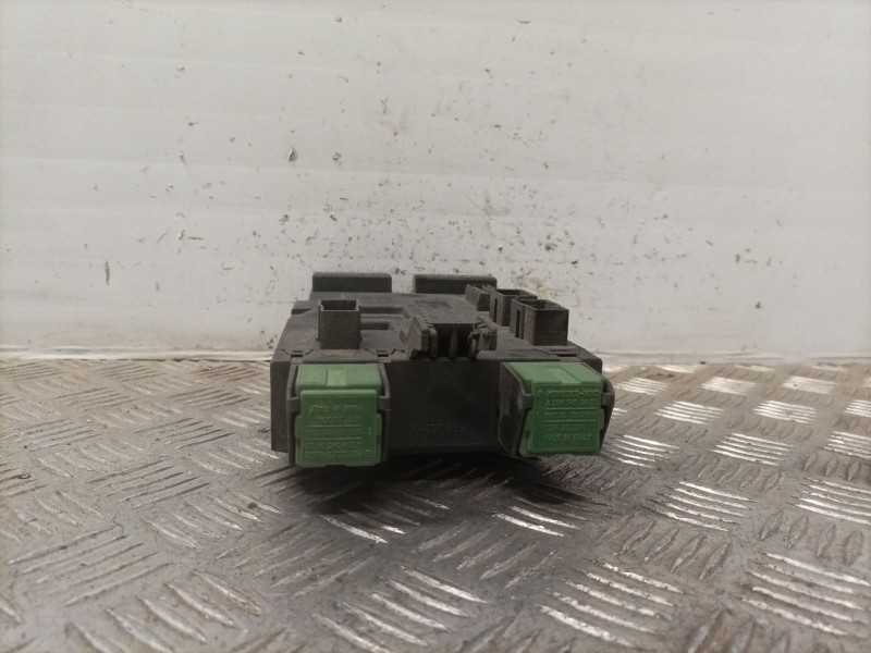 Recambio de caja reles / fusibles para mercedes vito (w638) combi referencia OEM IAM 0005400650 08501002 
