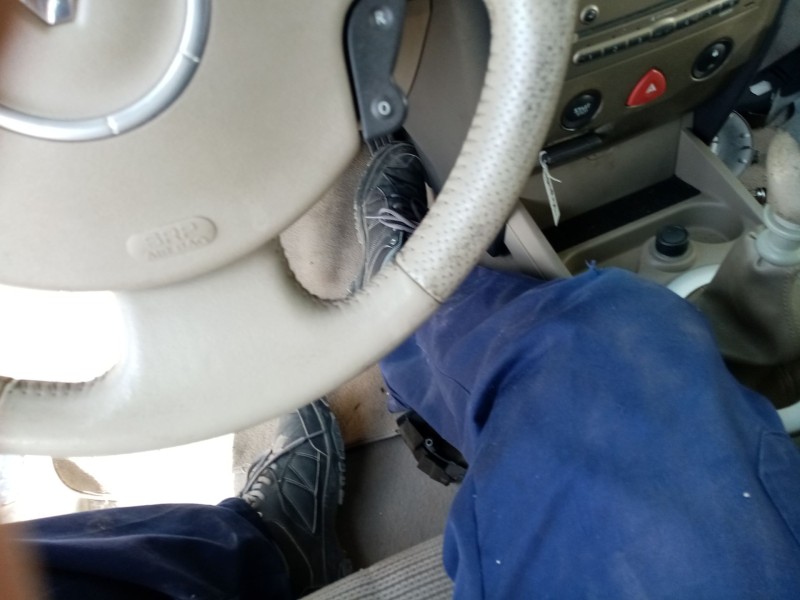 Recambio de pretensor airbag derecho para renault megane ii coupe/cabrio referencia OEM IAM 0  