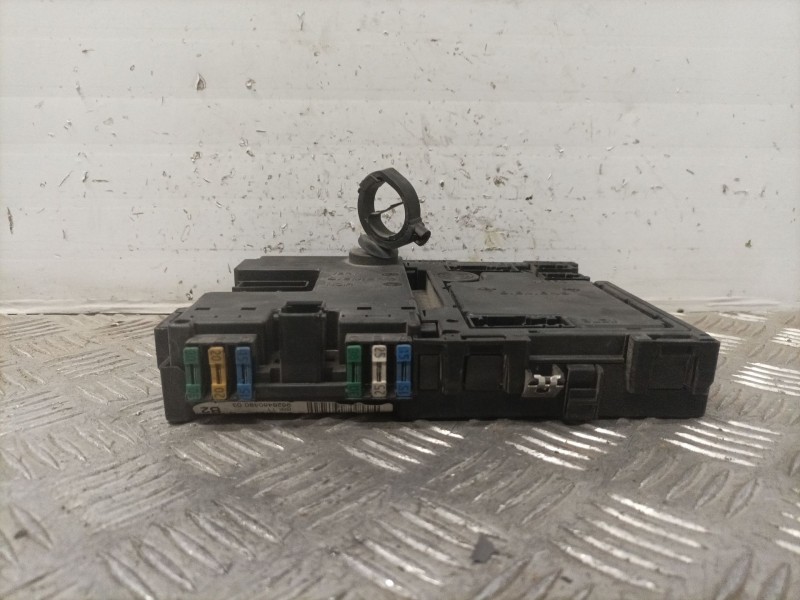 Recambio de caja reles / fusibles para peugeot 206 berlina referencia OEM IAM 962646088003 S105872300 