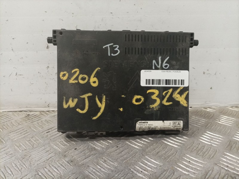 Recambio de caja reles / fusibles para peugeot 206 berlina referencia OEM IAM 962646088003 S105872300 