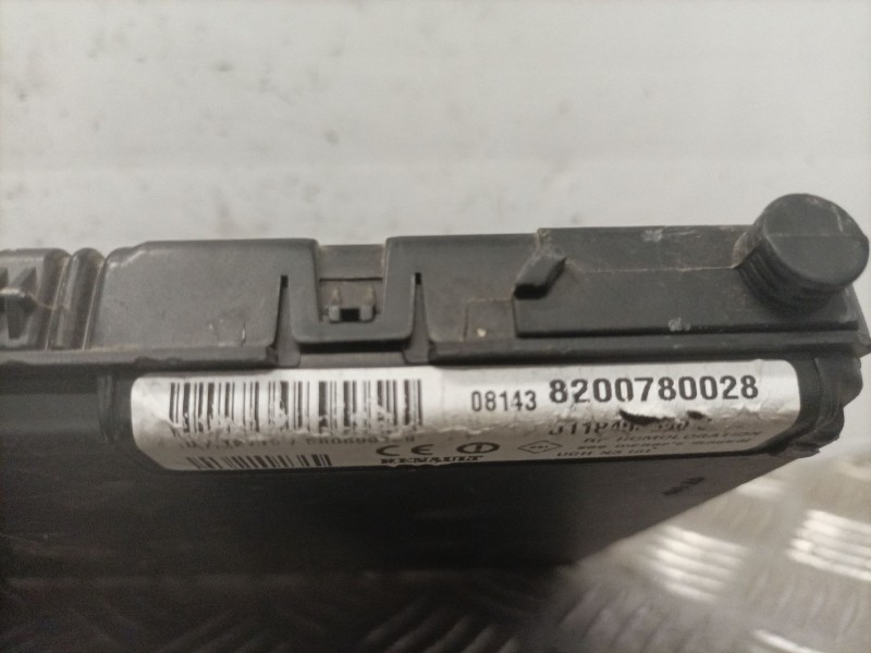 Recambio de caja reles / fusibles para renault scenic ii referencia OEM IAM 8200780028 U118400340J 