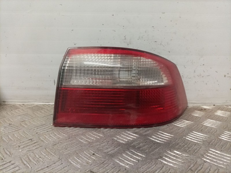 Recambio de piloto trasero derecho para renault laguna ii (bg0) referencia OEM IAM   