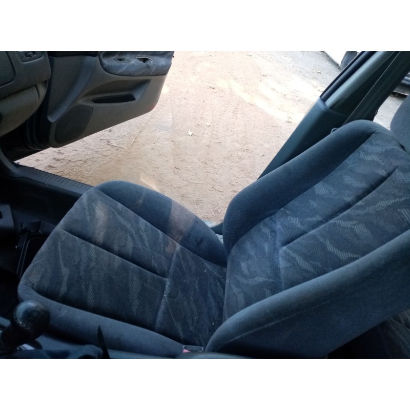 Recambio de asiento delantero derecho para mitsubishi galant familiar (ea0) referencia OEM IAM   