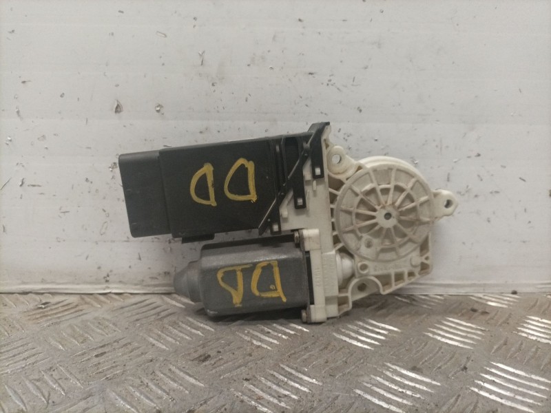 Recambio de elevalunas delantero derecho para volkswagen bora berlina (1j2) conceptline referencia OEM IAM 1J4837462H  