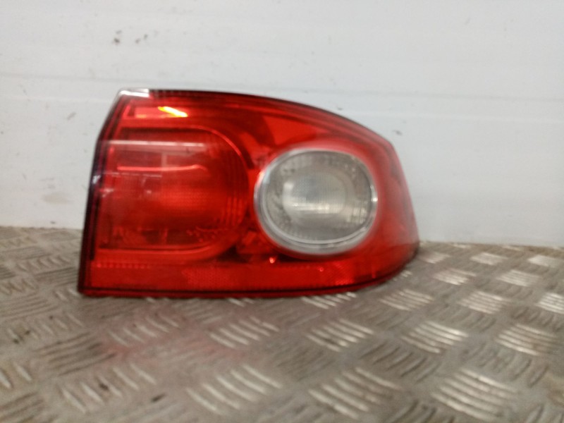 Recambio de piloto trasero derecho para renault laguna ii (bg4w) laguna ii referencia OEM IAM 8200262110  